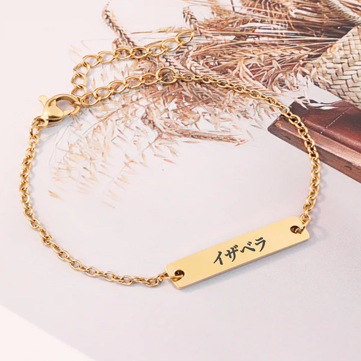 Personalisiertes Armband mit einem Namen auf Japanisch graviert